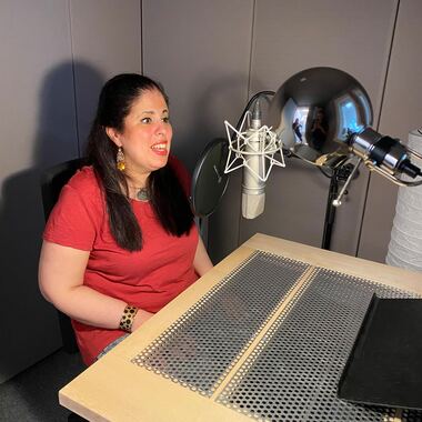 Amy Zayed ist freie Radiojournalistin und macht viele Reportagen im Bereich Musik und Kultur. Amy Zayed ist freie Radiojournalistin und macht viele Reportagen im Bereich Musik und Kultur.