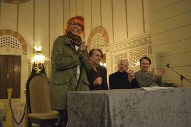 Erzählerin Alexandra Lange bedankt sich bei den Fans.