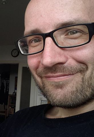 Das Bild zeigt den Autor Ian Rolf Hill aka Florian Hilleberg