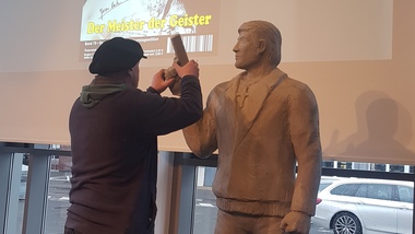 Letzte Ausbesserungsarbeiten vor der Übergabe ...