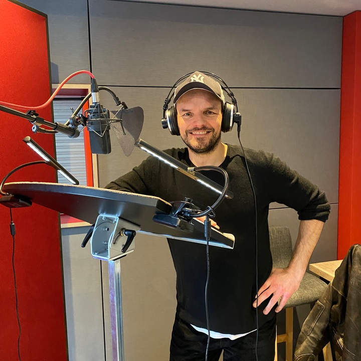 Steffen Henssler im Tonstudio